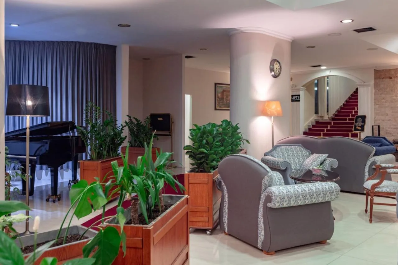 Hotel Epinal — ภาพห้องพักและบรรยากาศ