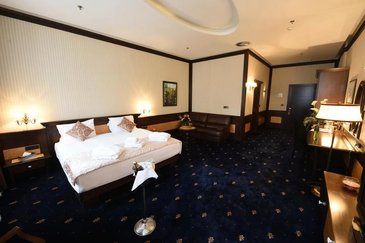 Hotel Europe Sarajevo — rooms and atmosphere