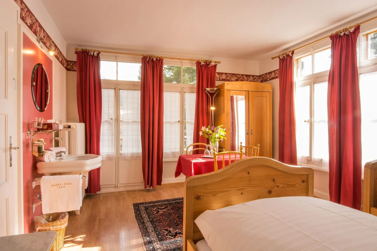 Hotel Falken — rooms and atmosphere