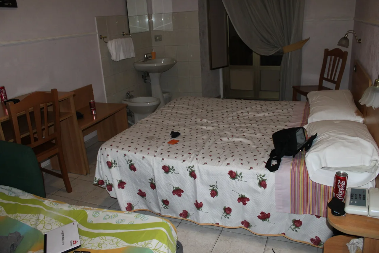 Hotel Ginevra — ภาพห้องพักและบรรยากาศ