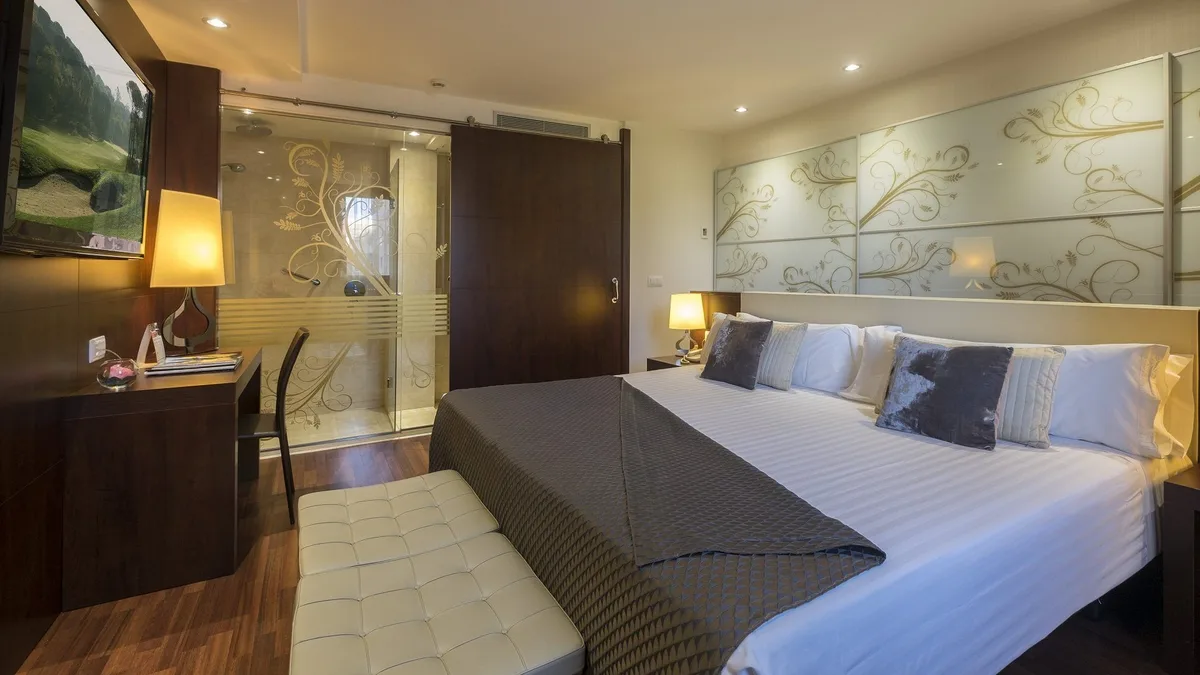 Hotel Gran Ultonia — ภาพห้องพักและบรรยากาศ