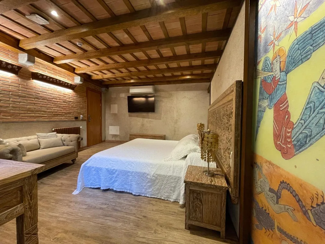 Hotel Historic — ภาพห้องพักและบรรยากาศ