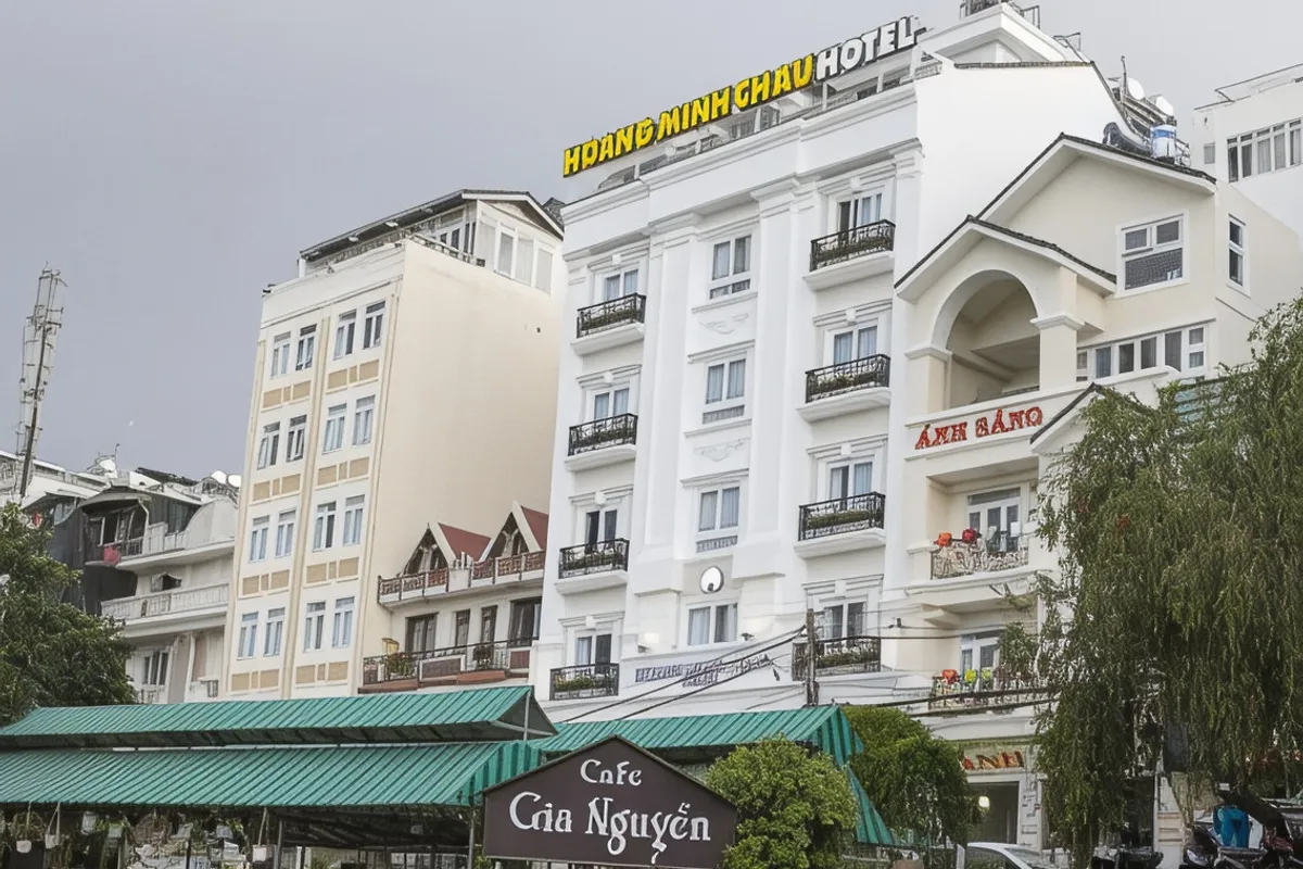 Hotel Hoang Minh Chau Dalat — rooms and atmosphere