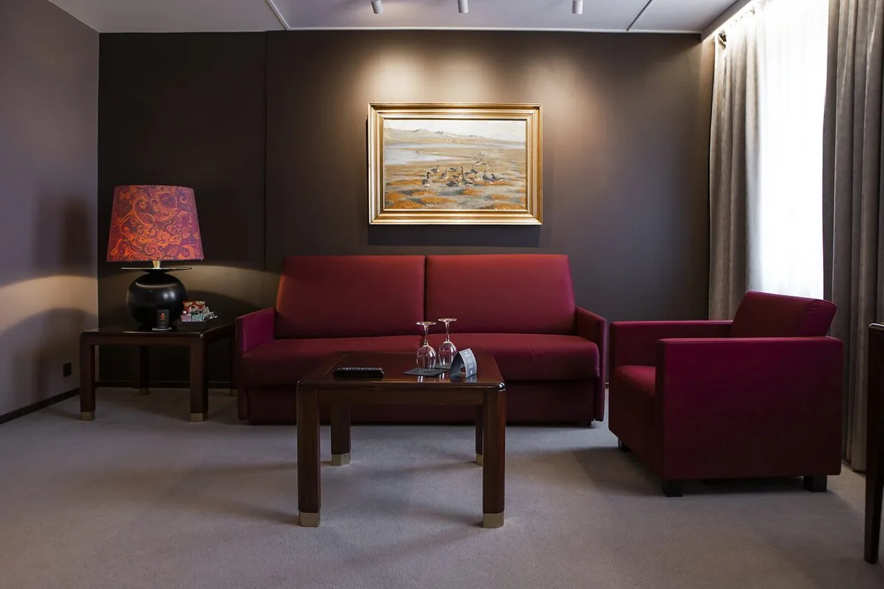 Hotel Holt - The Art Hotel — rooms and atmosphere