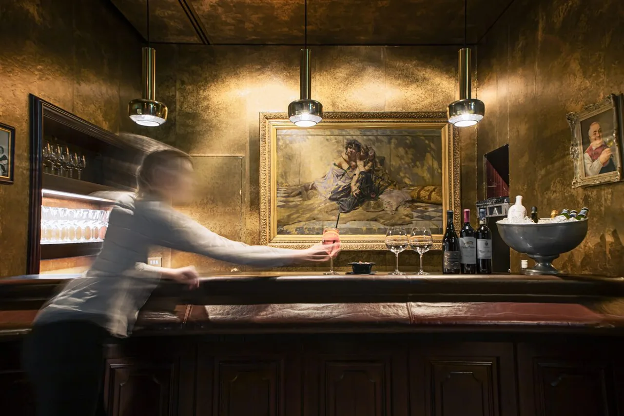 Hotel Holt - The Art Hotel — rooms and atmosphere
