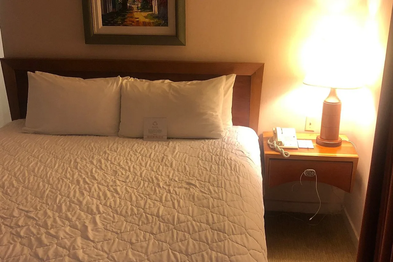 Hotel Honduras Maya — rooms and atmosphere