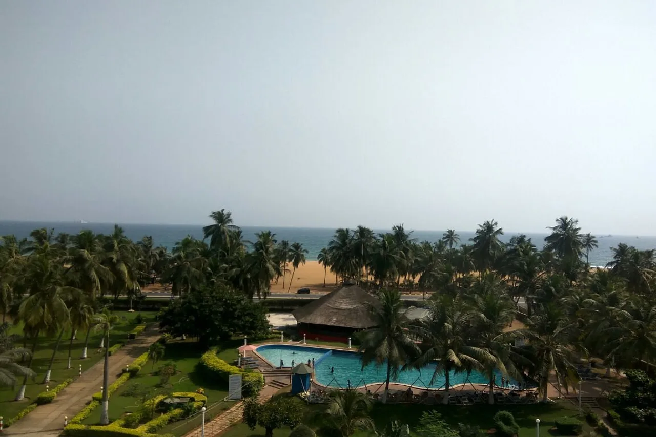 Hotel Ibis Lome Centre — rooms and atmosphere