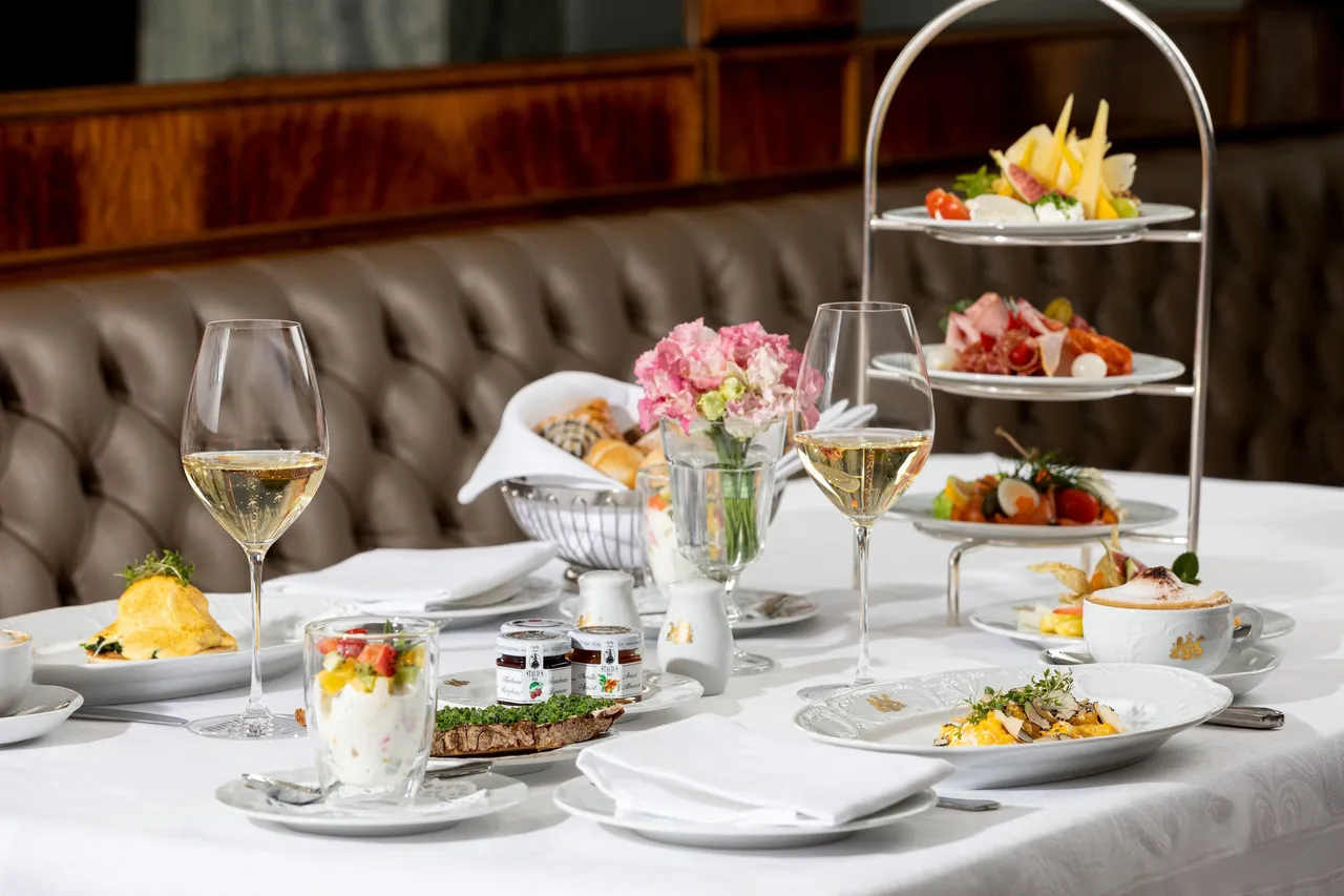 Hotel Imperial, a Luxury Collection Hotel, Vienna — ภาพห้องพักและบรรยากาศ