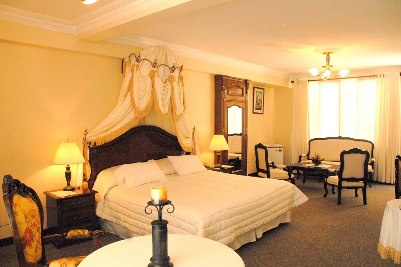 Hotel Independencia — rooms and atmosphere