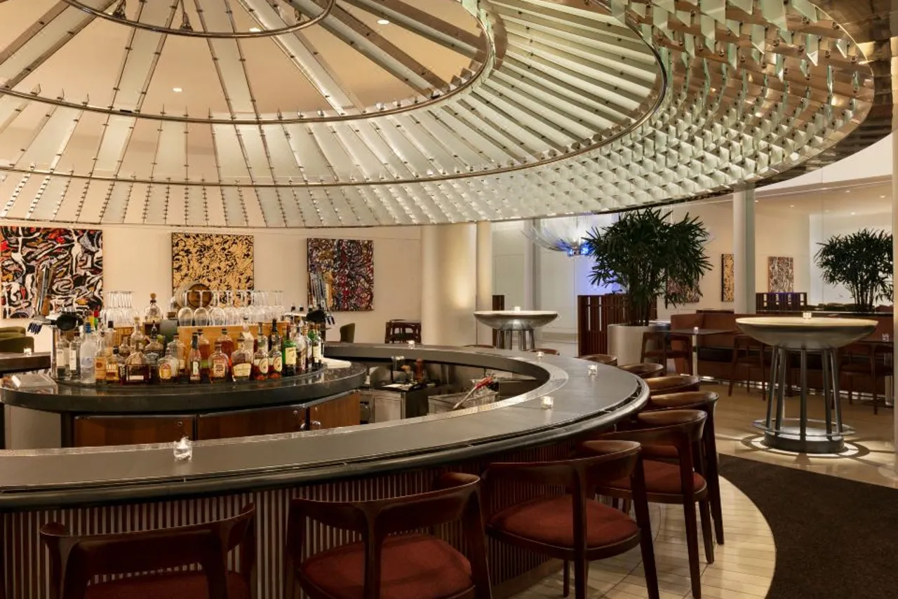 Hotel Indigo Atlanta Downtown — rooms and atmosphere