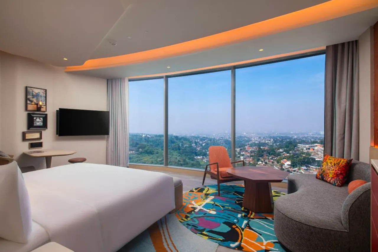 Hotel Indigo Bandung Dago Pakar — rooms and atmosphere