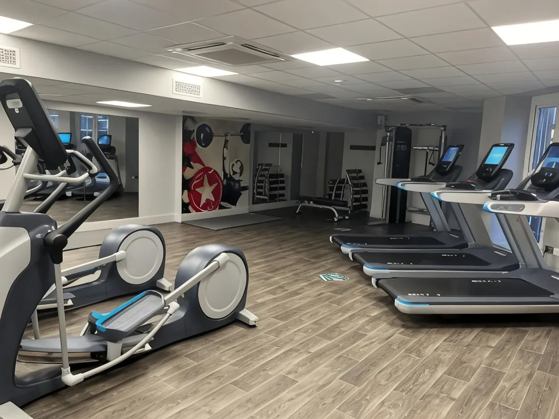 Hotel Indigo Cardiff — rooms and atmosphere