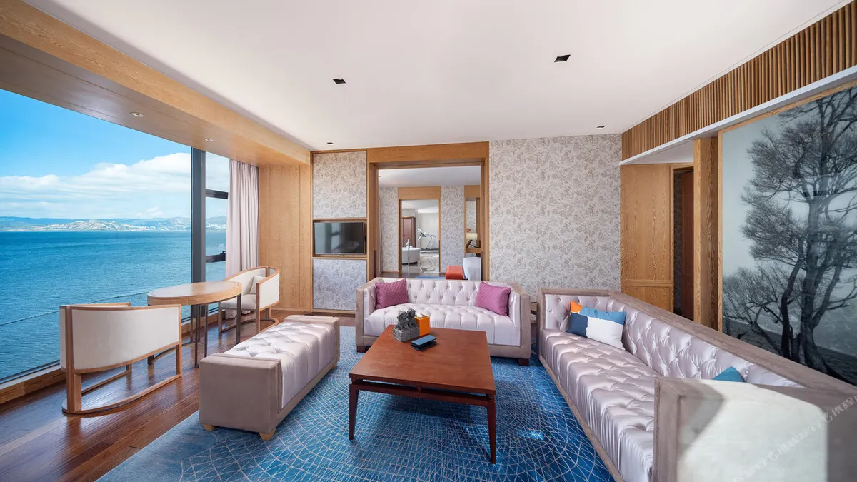 Hotel Indigo Dali Erhai — rooms and atmosphere