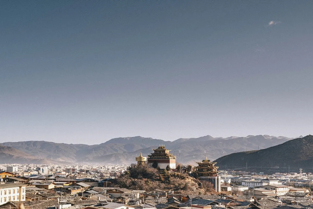 Hotel Indigo Diqing Moonlight City — rooms and atmosphere