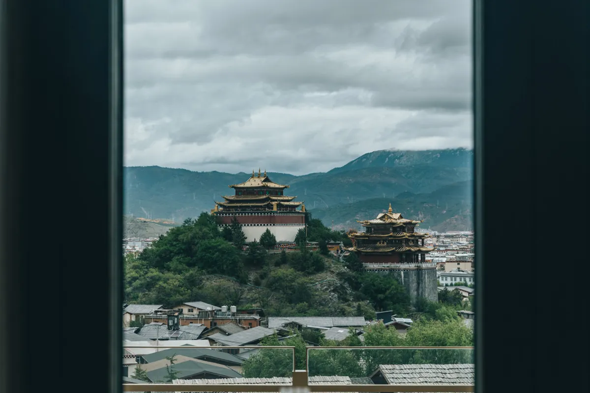 Hotel Indigo Diqing Moonlight City — rooms and atmosphere