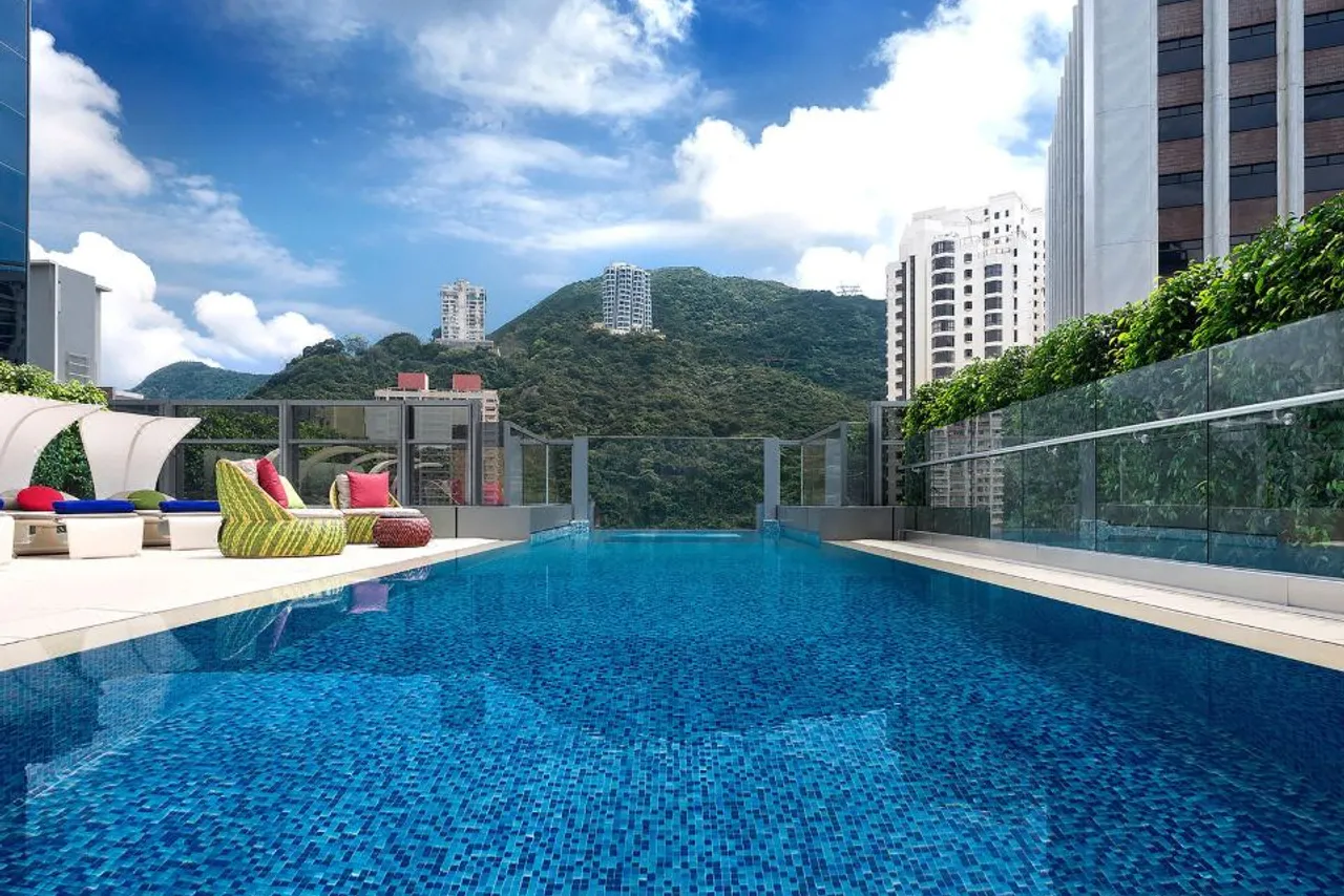 Hotel Indigo Hong Kong Island — rooms and atmosphere