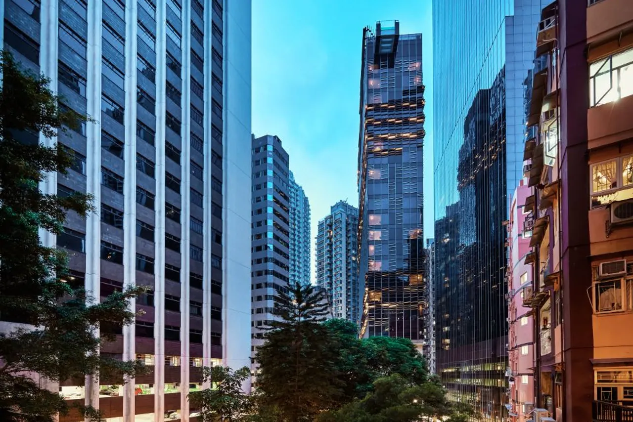 Hotel Indigo Hong Kong Island — rooms and atmosphere