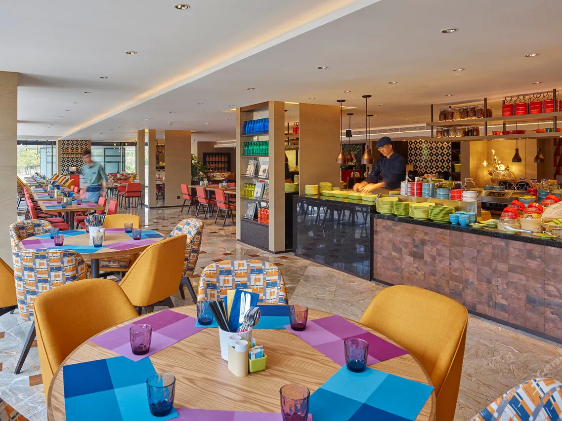 Hotel Indigo Kaohsiung Central Park — rooms and atmosphere