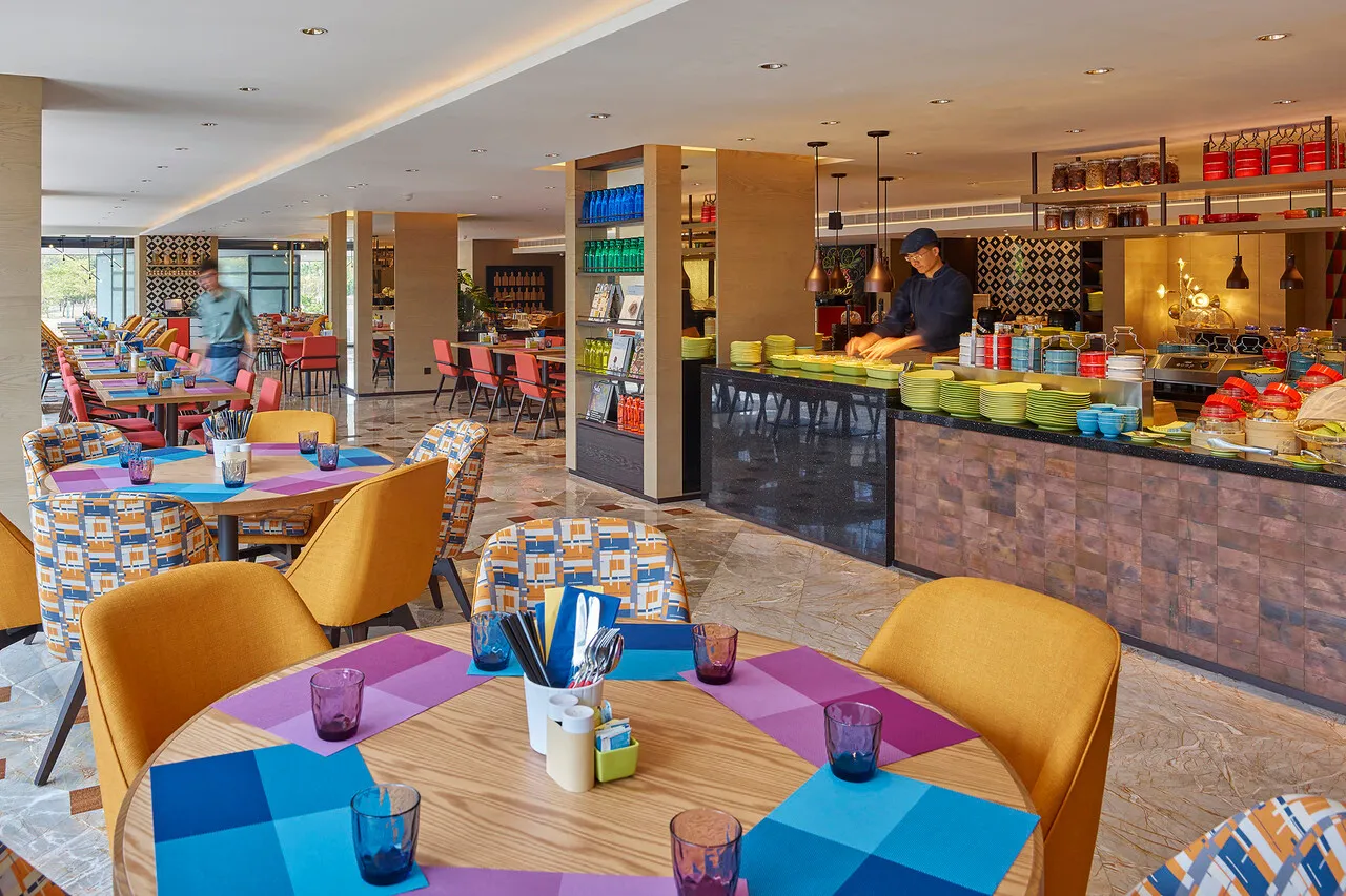 Hotel Indigo Kaohsiung Central Park — rooms and atmosphere