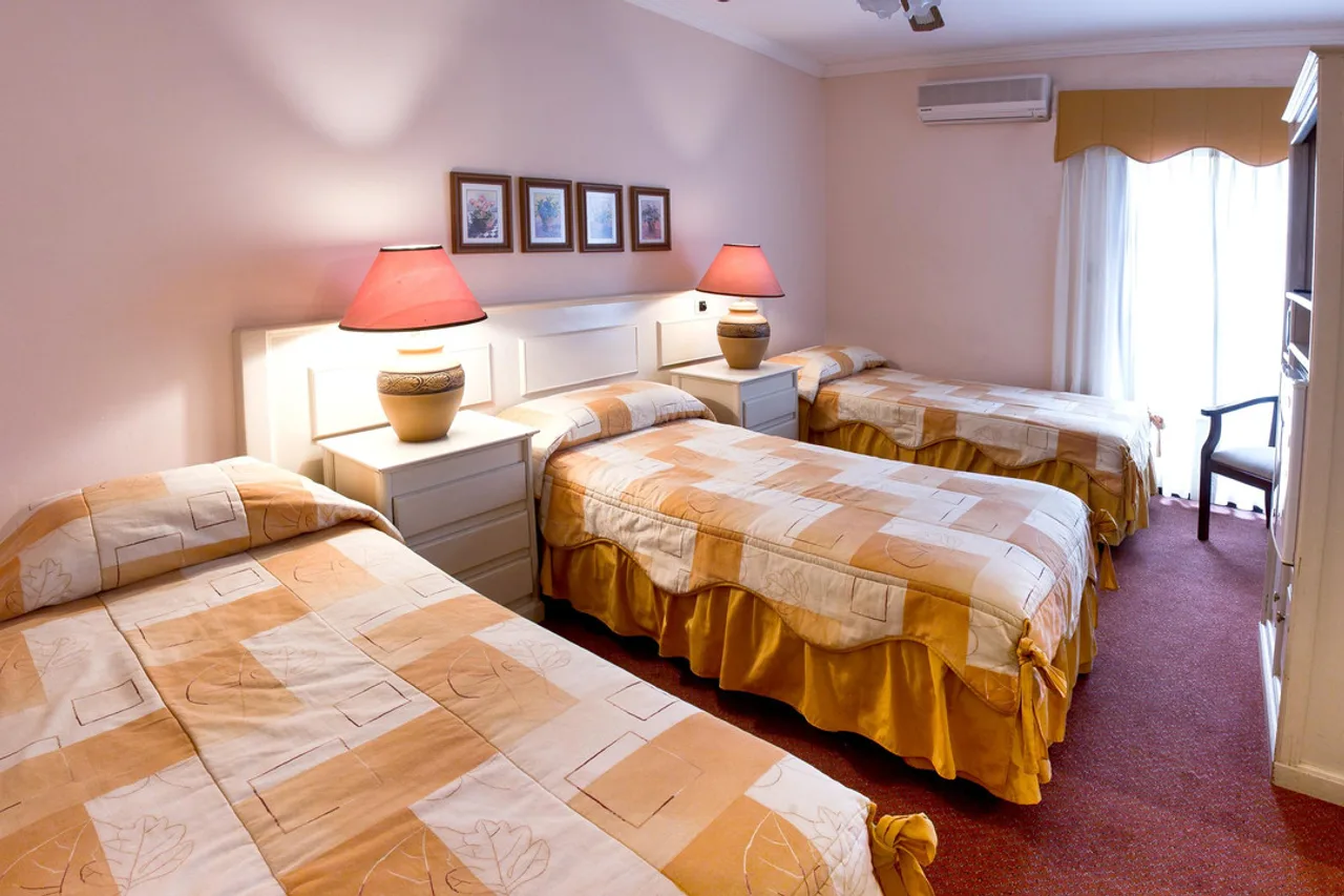 Hotel Italiano — ภาพห้องพักและบรรยากาศ