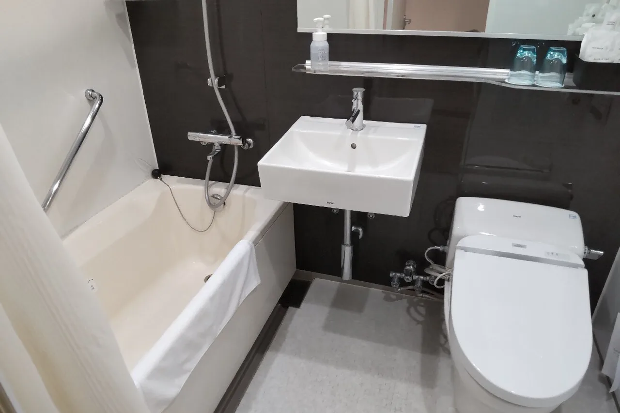 Hotel JAL City Naha — rooms and atmosphere