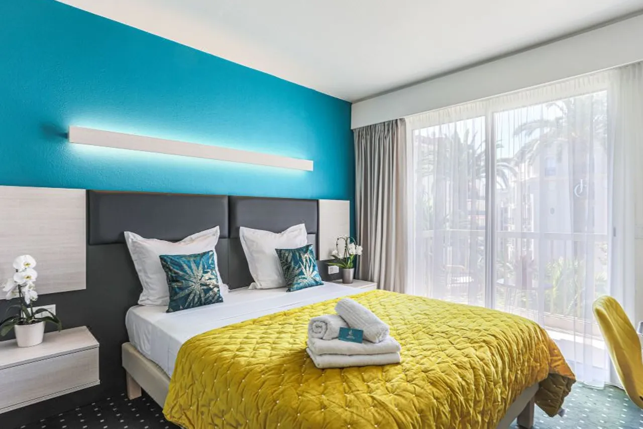 Hôtel Jardin Croisette — rooms and atmosphere
