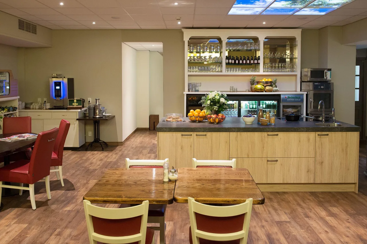 Hotel Jo van den Bosch — ภาพห้องพักและบรรยากาศ