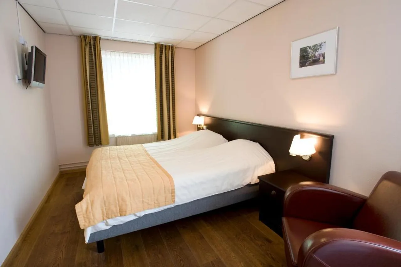 Hotel Jo van den Bosch — ภาพห้องพักและบรรยากาศ