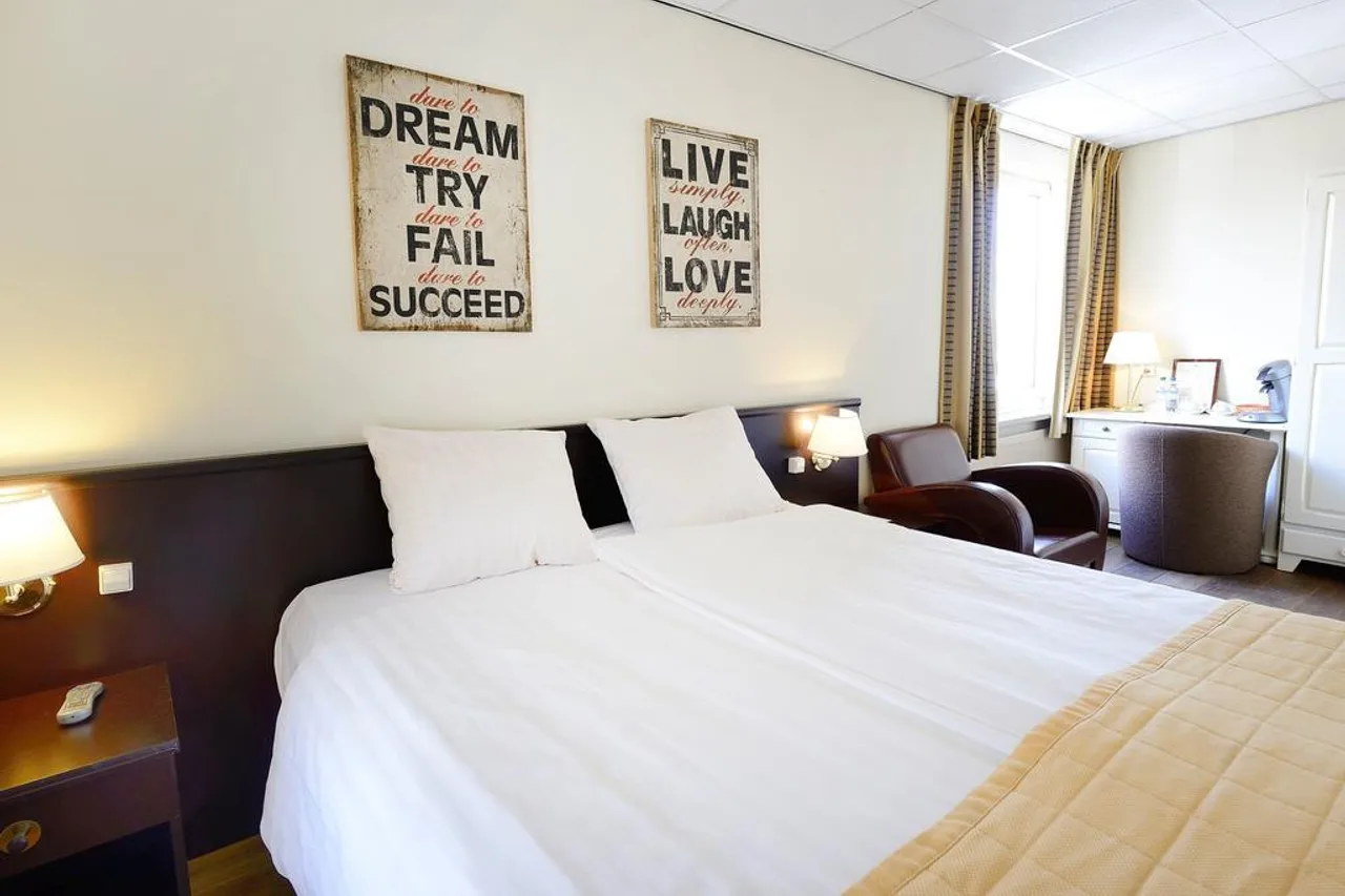 Hotel Jo van den Bosch — ภาพห้องพักและบรรยากาศ