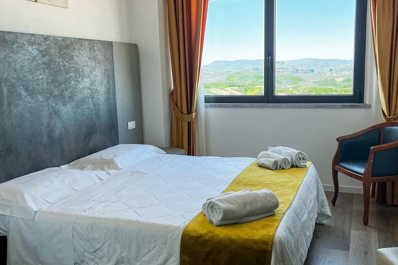 Hotel Joli — rooms and atmosphere