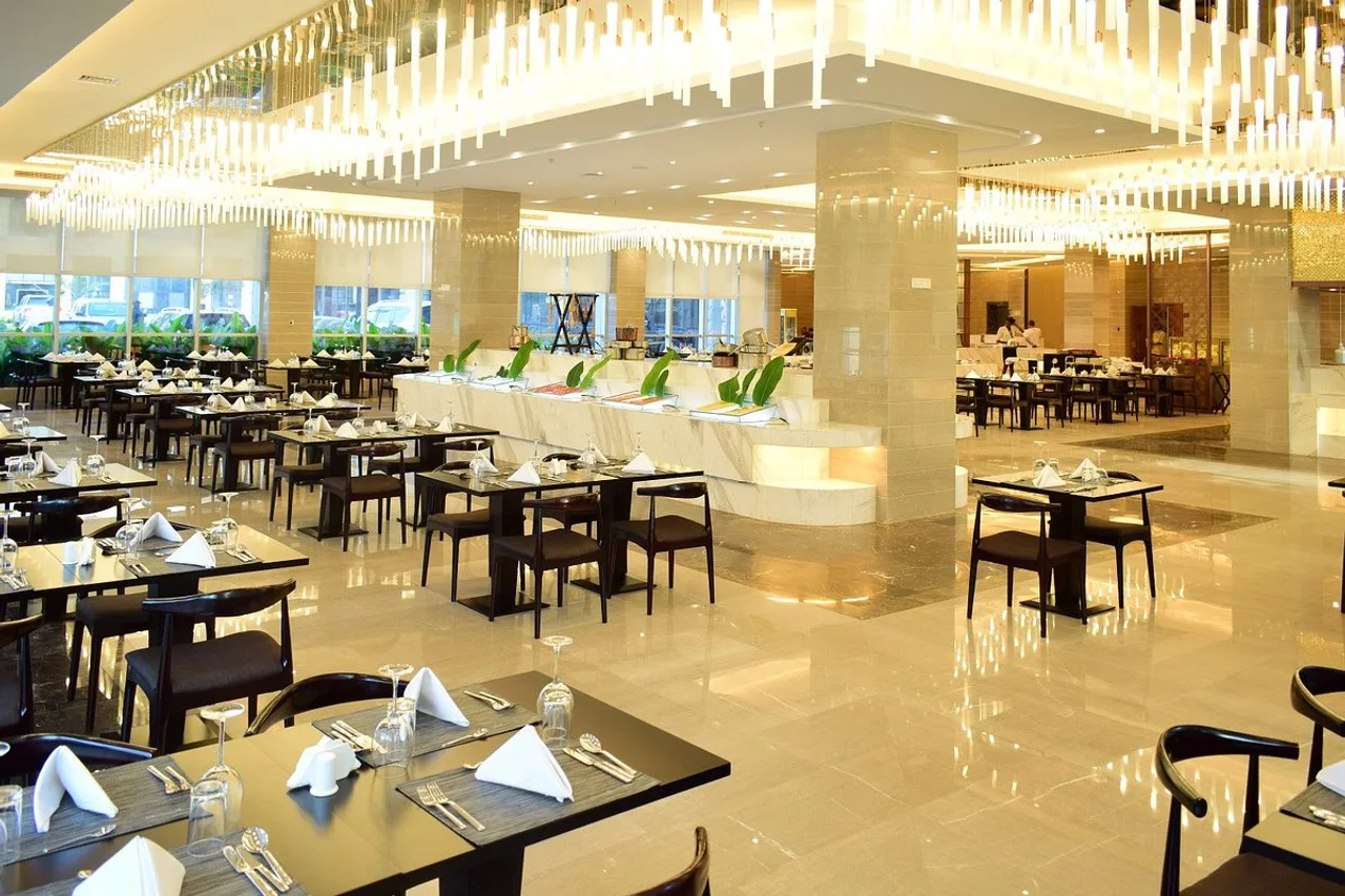 Hotel Kaloum — rooms and atmosphere