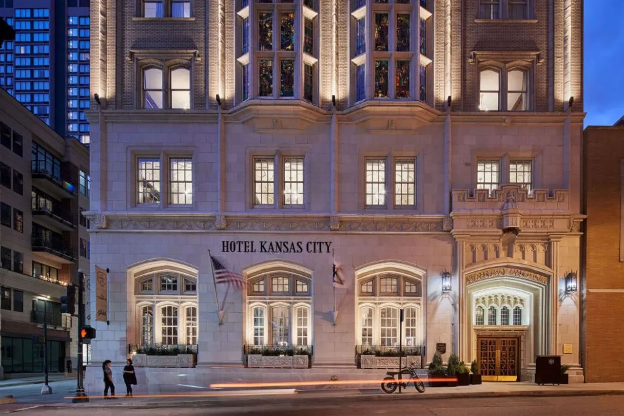 Hotel Kansas City, in The Unbound Collection by Hyatt — rooms and atmosphere