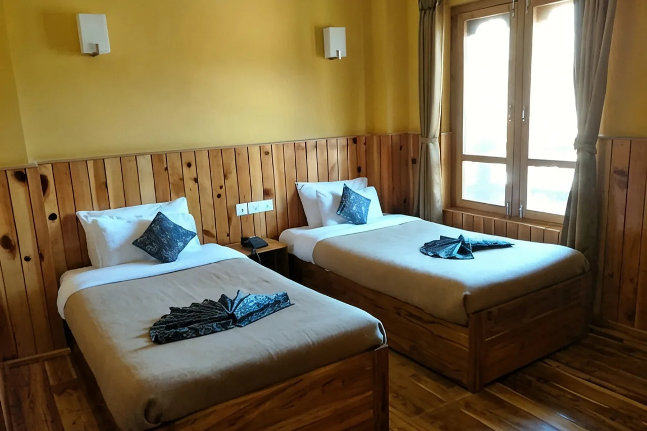 Hotel Khamsum — ภาพห้องพักและบรรยากาศ