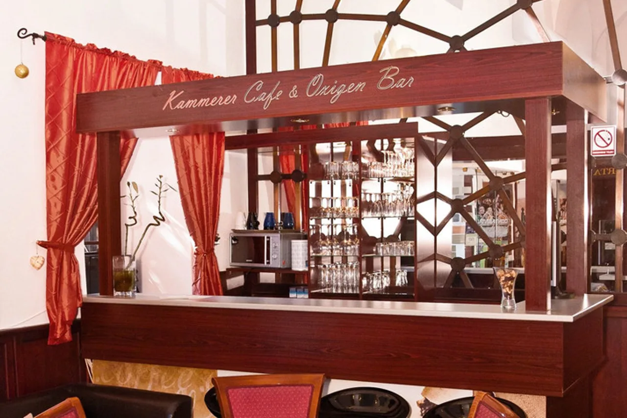 Hotel Klastrom — ภาพห้องพักและบรรยากาศ