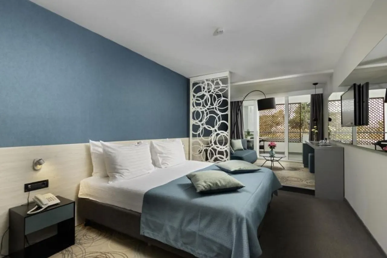 Hotel Kolovare — rooms and atmosphere