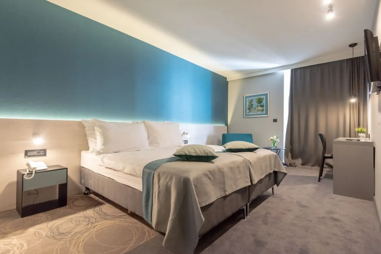 Hotel Kolovare — rooms and atmosphere