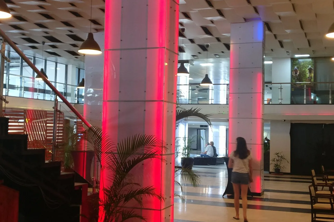 Hotel Krasnapolsky — rooms and atmosphere