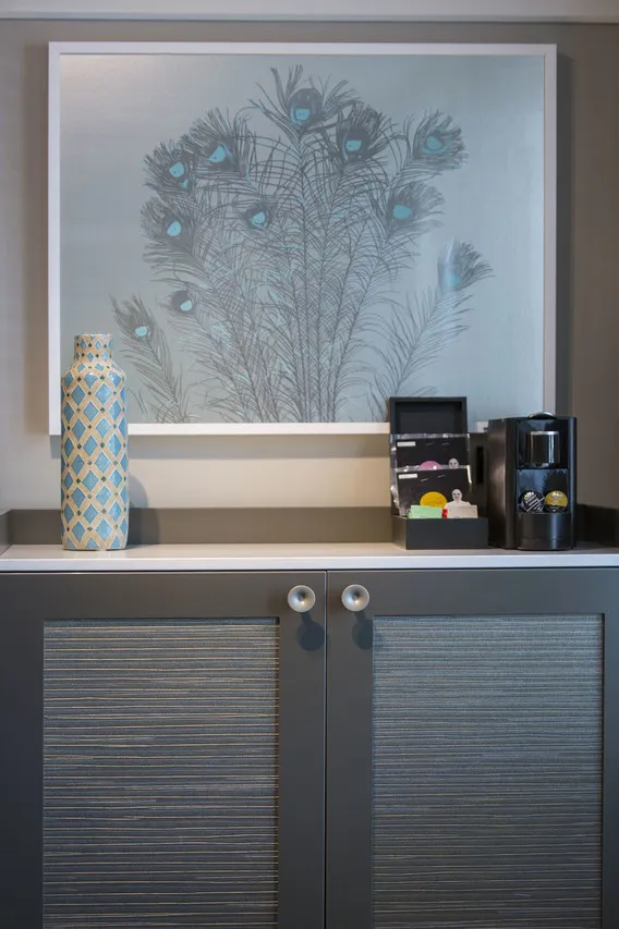 Hotel Kurrajong Canberra — rooms and atmosphere