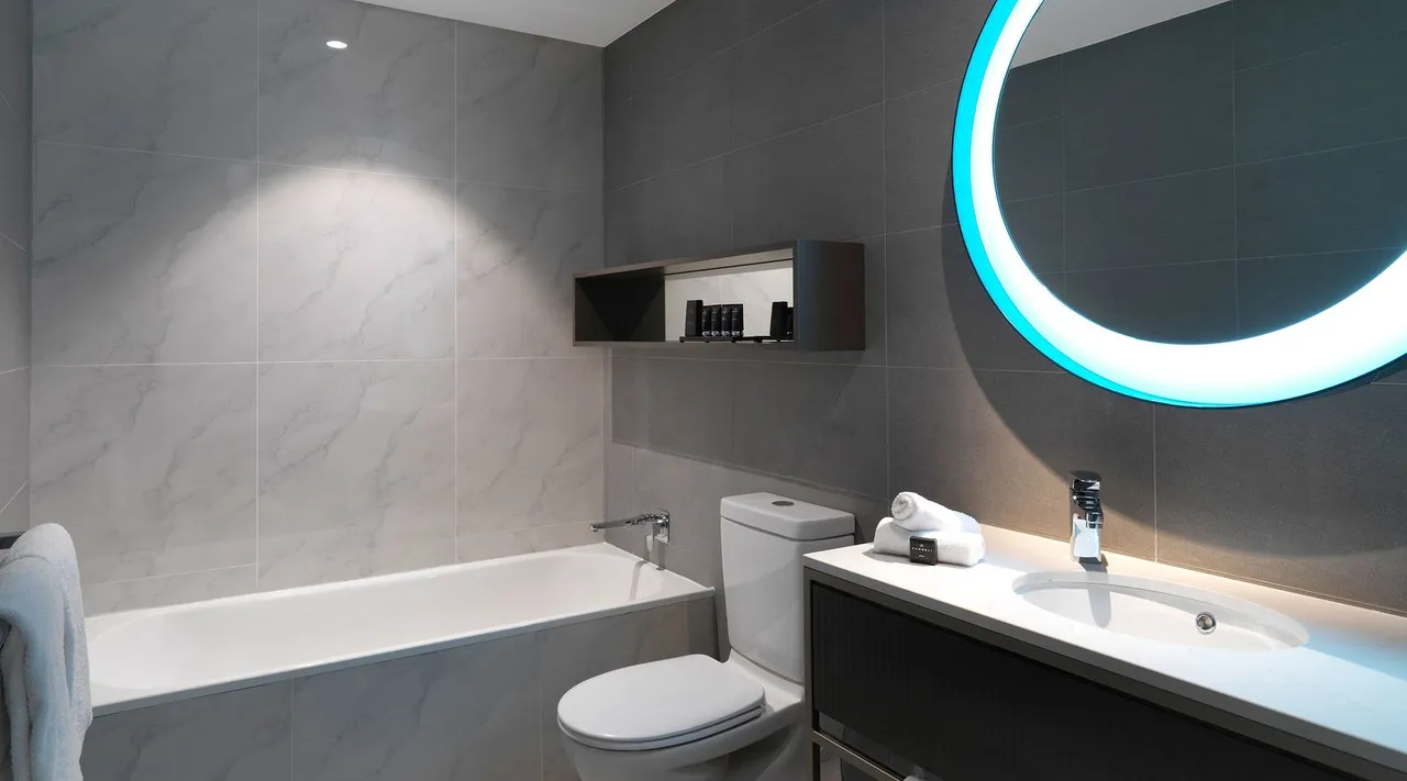 Hotel Kurrajong Canberra — rooms and atmosphere