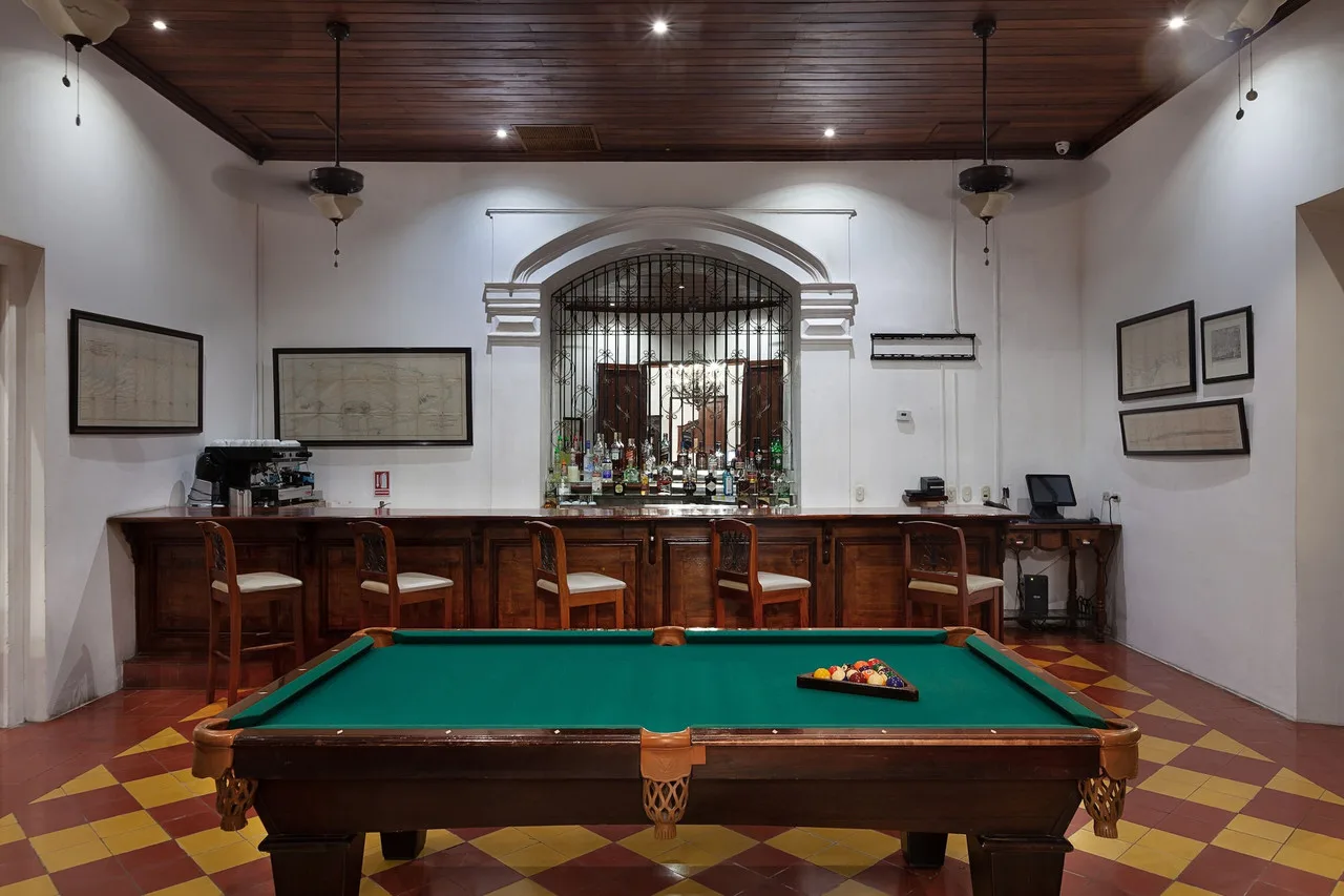 Hotel La Perla — ภาพห้องพักและบรรยากาศ