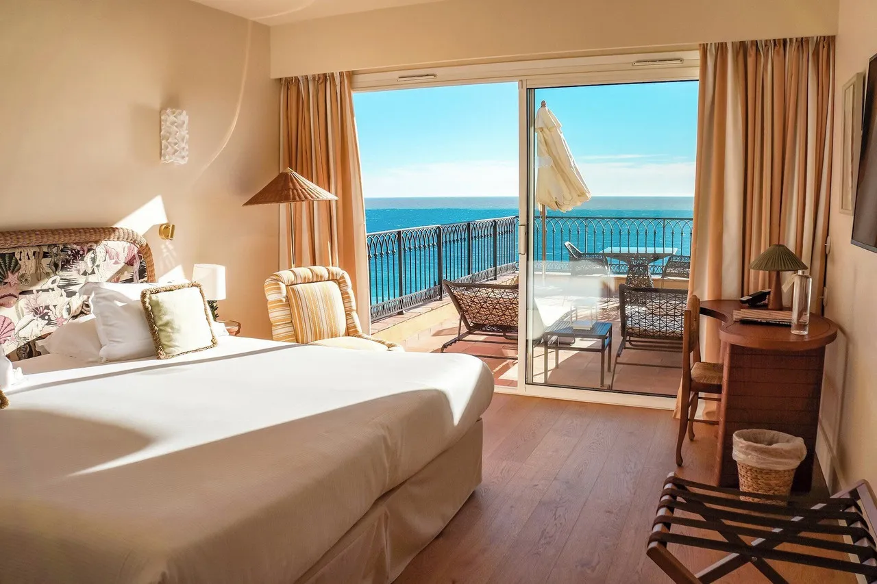 Hotel La Pérouse — ภาพห้องพักและบรรยากาศ
