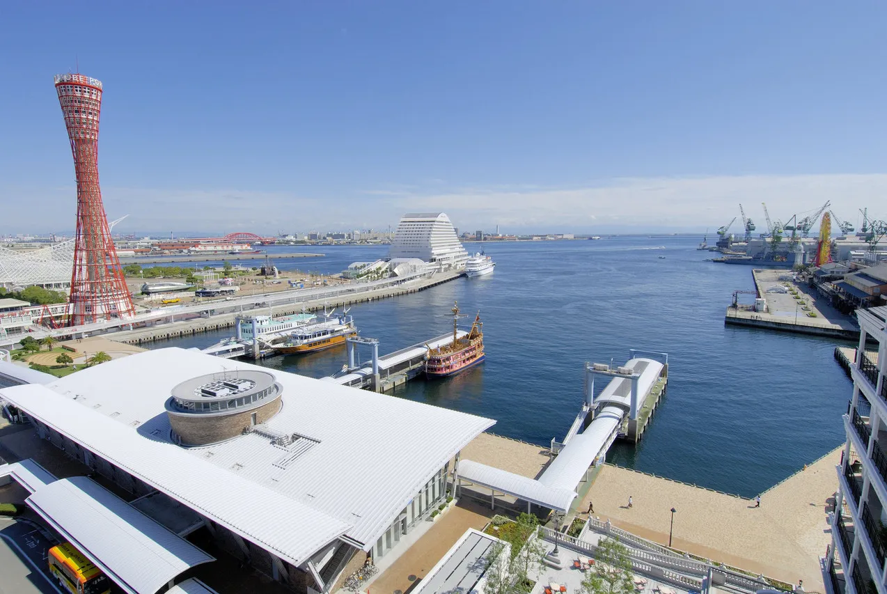 Hotel La Suite Kobe Harborland — rooms and atmosphere
