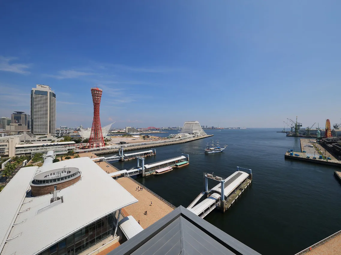 Hotel La Suite Kobe Harborland — rooms and atmosphere