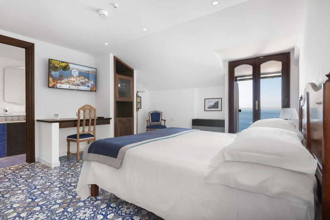 Hotel La Tonnarella — ภาพห้องพักและบรรยากาศ