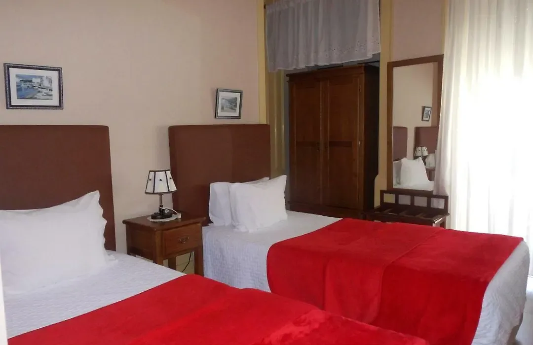 Hotel Larbelo — ภาพห้องพักและบรรยากาศ