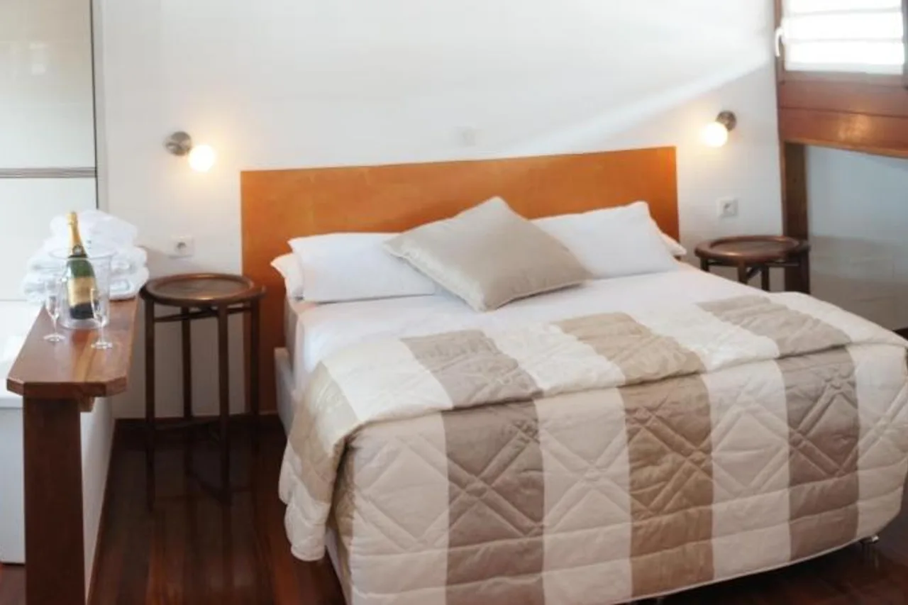 Hotel Le Dronmi — rooms and atmosphere