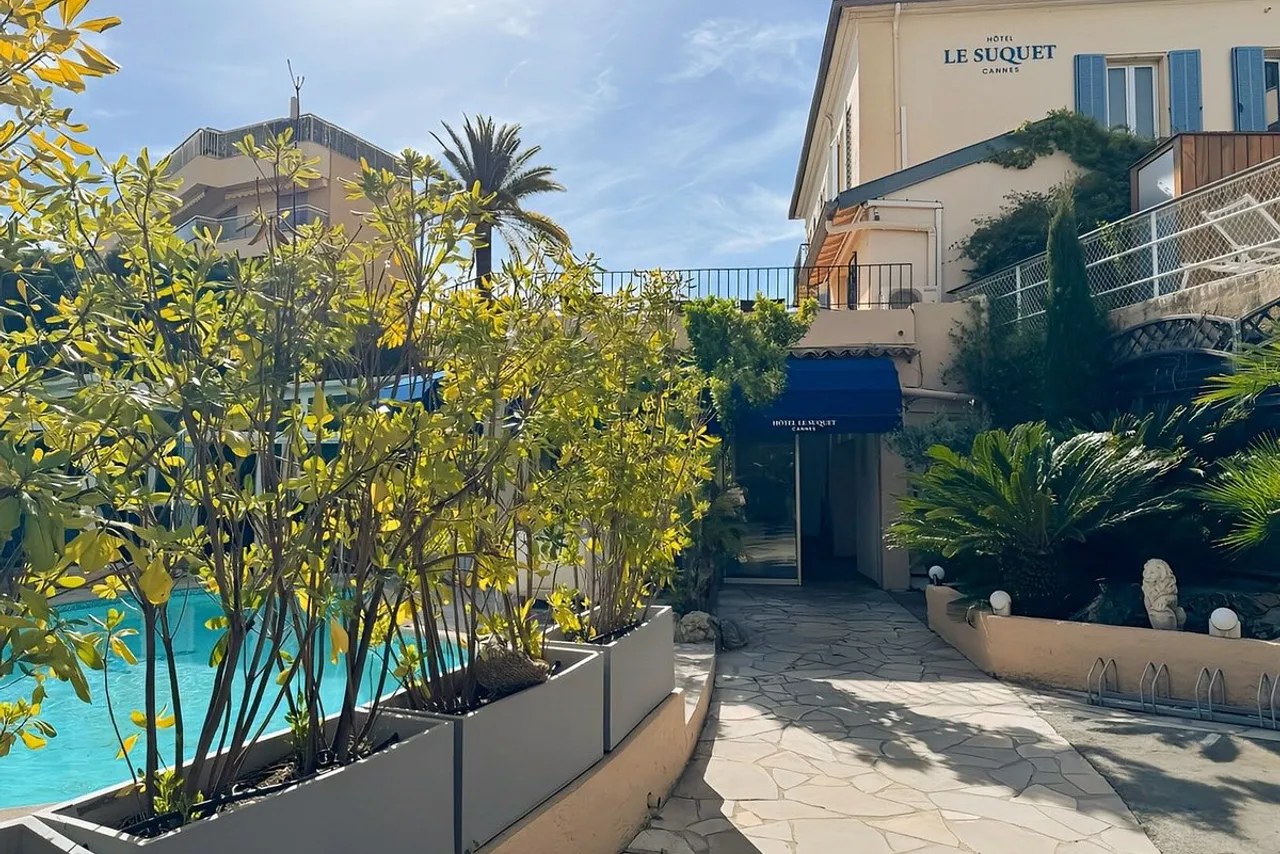 Hotel Le Suquet Cannes — rooms and atmosphere
