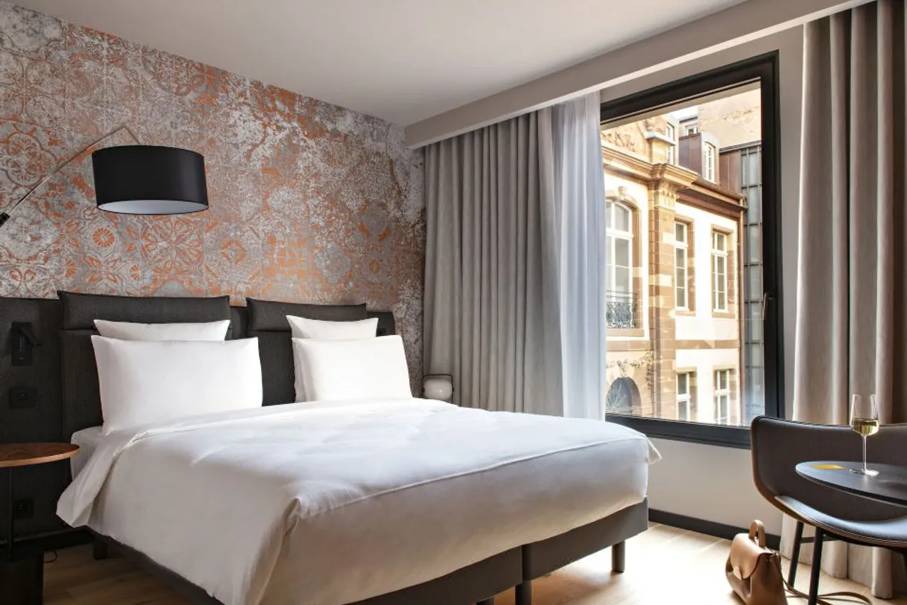 Hôtel LÉONOR the place to live — rooms and atmosphere