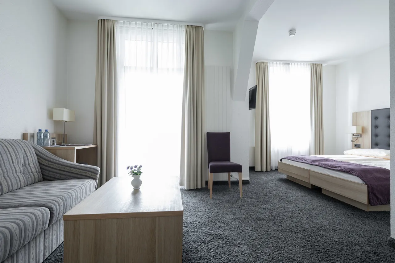 Hotel Lötschberg Interlaken — rooms and atmosphere