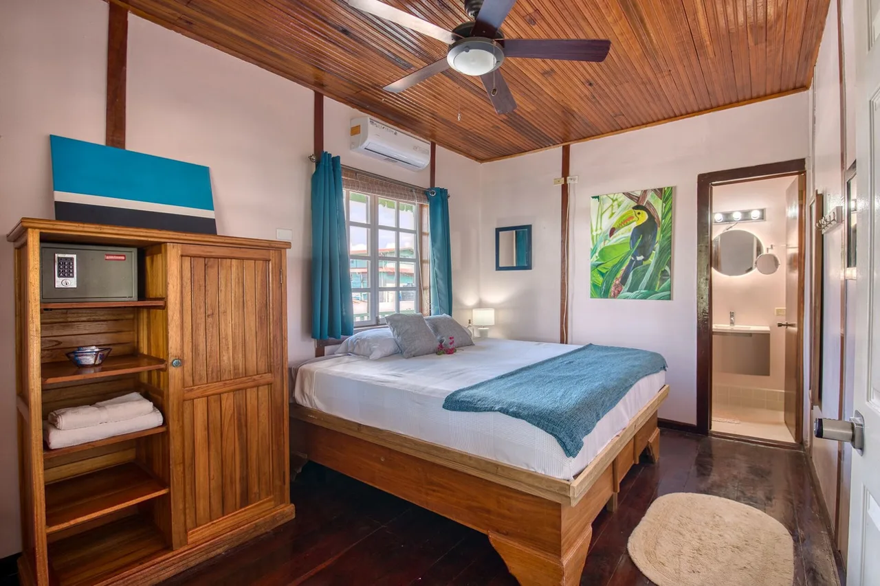 Hotel Lula's Bed and Breakfast — โบกัสเดลโตโร
